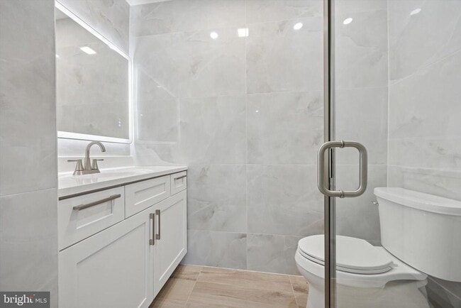 Building Photo - 511 Bradley Ct