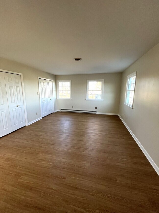 Building Photo - 8298 Scenic Dr