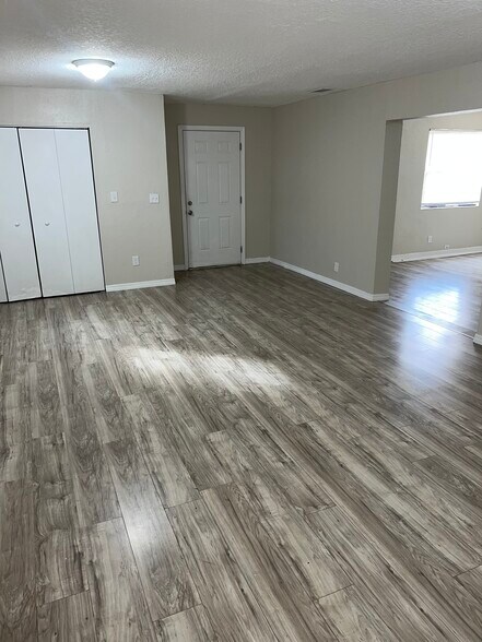 Building Photo - 4305 Bessie Cir W