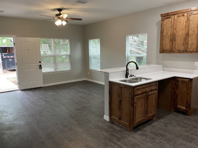 Building Photo - 3 bedroom 3 bath NEW CONSTRUCTION close to...