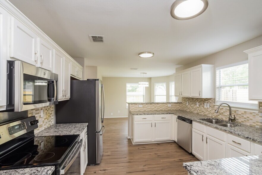 Building Photo - 9941 Pony Spur