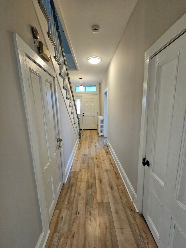 Building Photo - 3 Bedroom Apartment - Kingston, NY