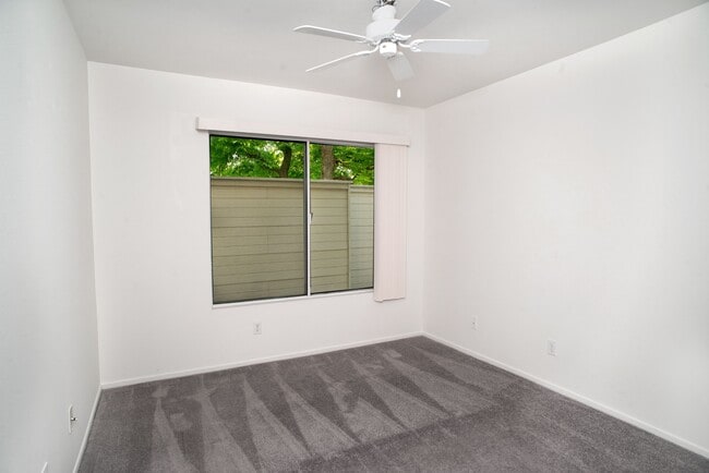 Building Photo - 15766 Midwood Dr