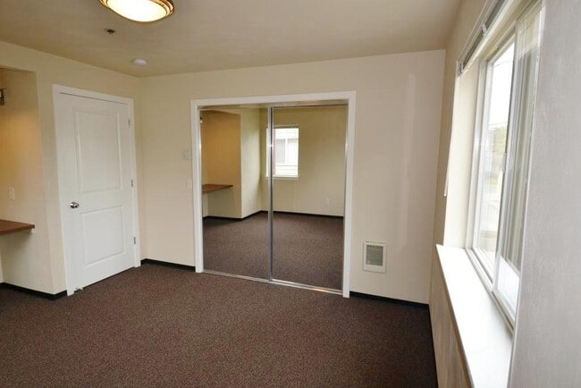 Building Photo - 1754 Patterson St