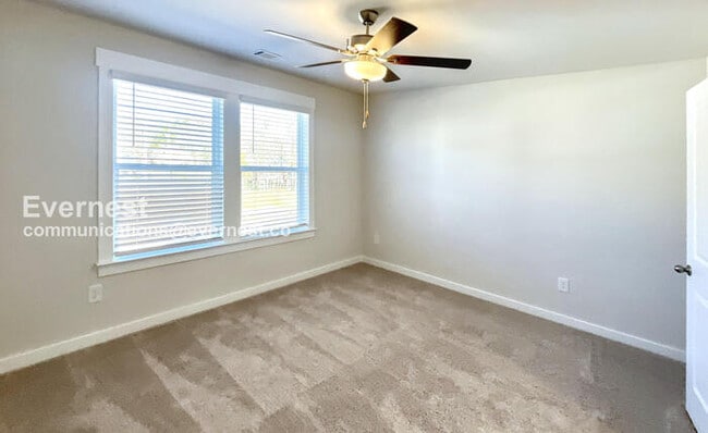 Building Photo - 1435 Firelight Wy