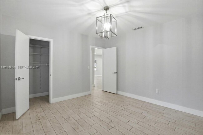 Building Photo - 6511 SW 44th St