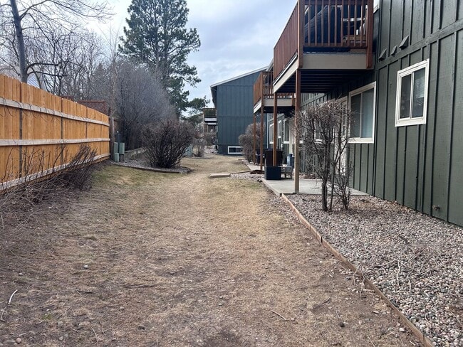 Building Photo - Dartmouth125 (KC-AM)