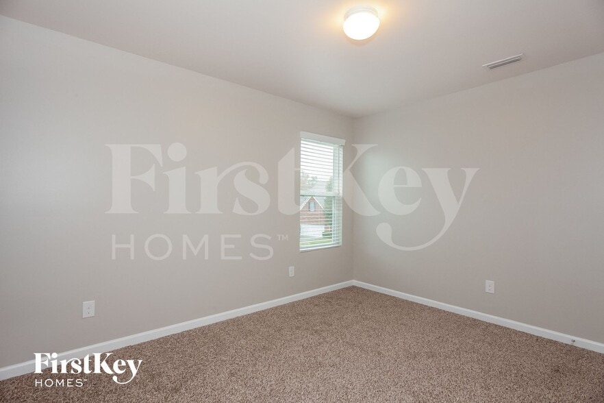 Building Photo - 2528 Woodsorrel Ln