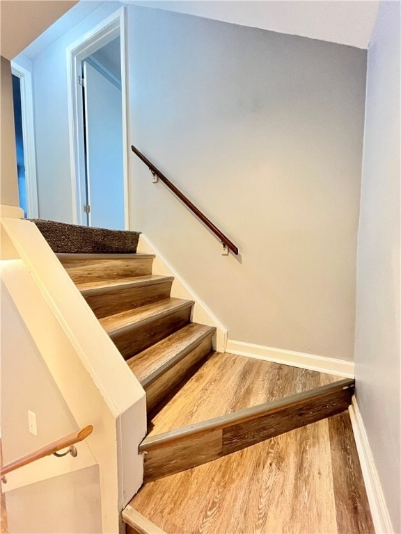 Building Photo - 6 Bucklebury Hill