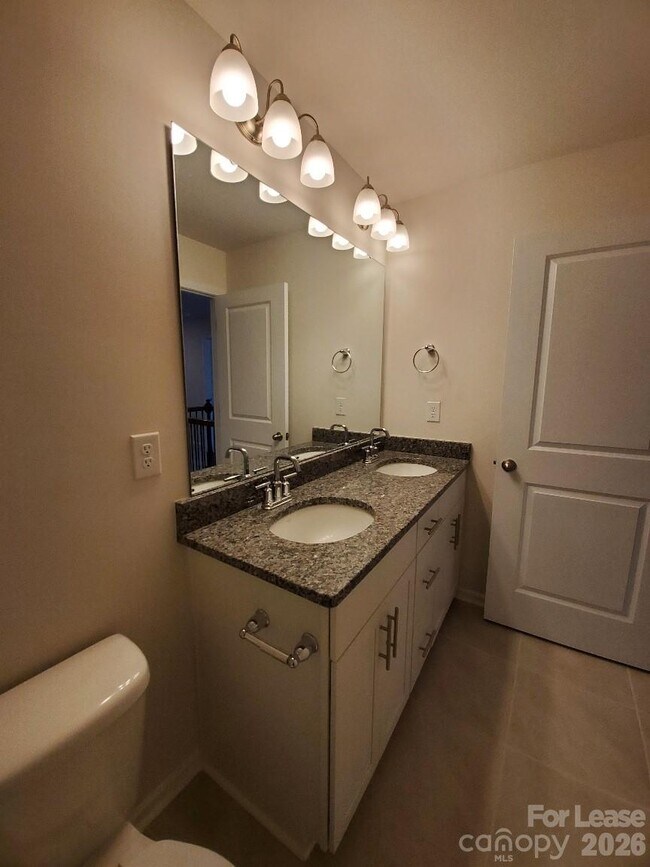 Building Photo - 3013 Lydney Cir