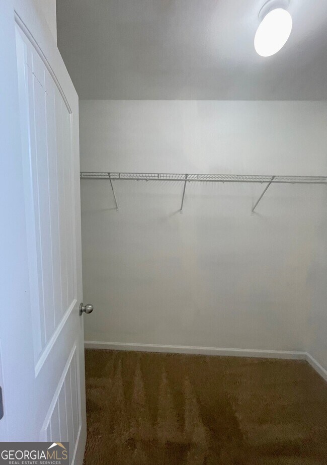 Building Photo - 149 High Point Way