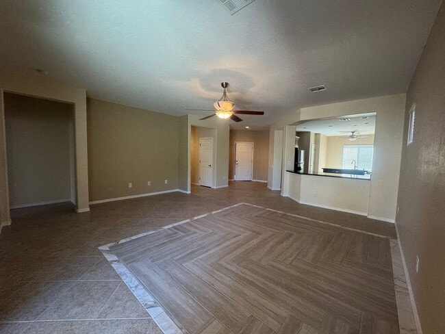 Building Photo - 1 story, 3br, 3bth, 2cg, Aliante Community,
