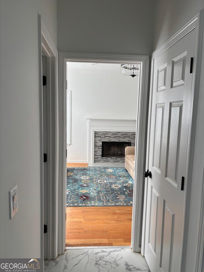 Building Photo - 300 Harcourt Pl