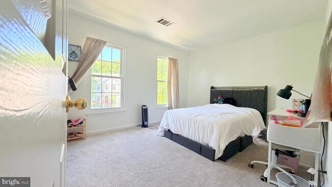Building Photo - 11610 Seneca Forest Cir