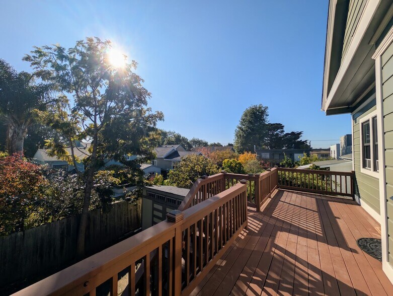 Building Photo - 1418 67th St