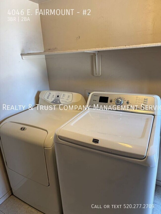 Building Photo - 4046 E. FAIRMOUNT-#2