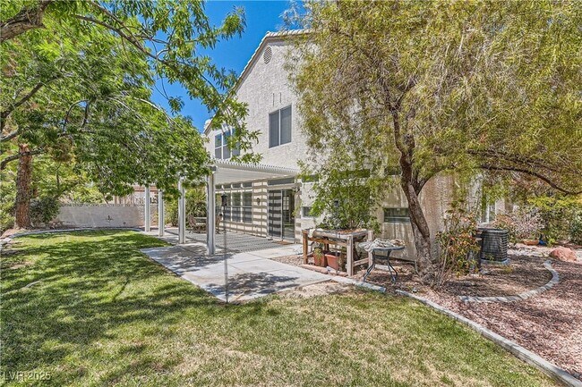 Building Photo - 2109 Club Meadows Dr