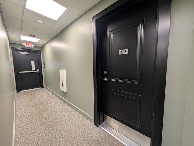 Building Photo - 22 S Main St