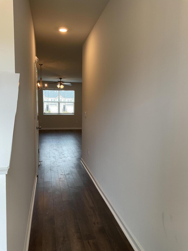 Building Photo - 4317 Newland St