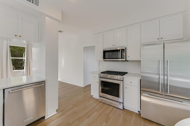 Building Photo - 1203 Newton St