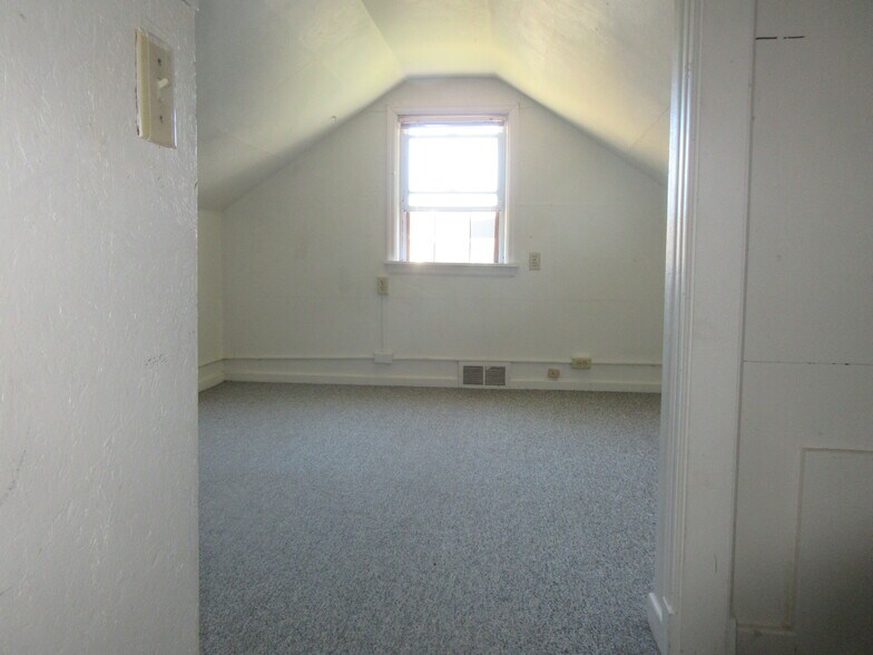 Building Photo - 719 Vincent Ct