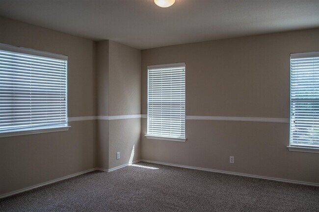 Building Photo - 520 Marlin Cir