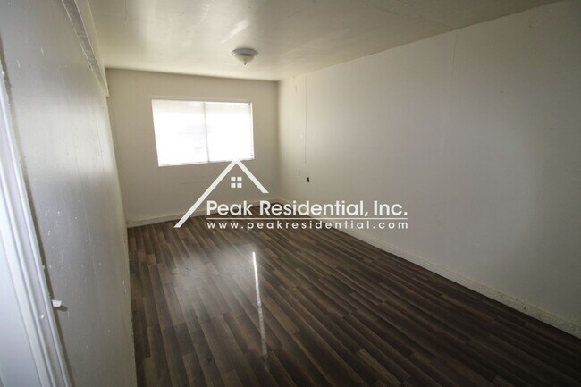 Building Photo - Spacious 3bd/2.5ba Home near Bell & Dry Creek Road