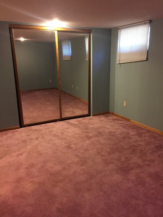 Building Photo - Darling Home in Historic Yakima Neighborhood