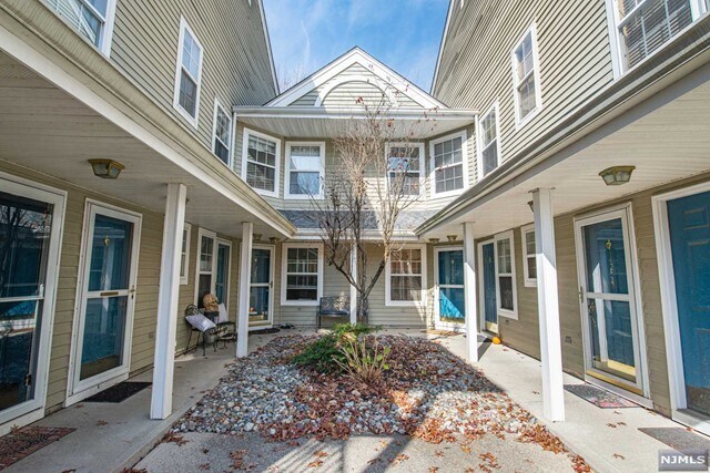 Primary Photo - 1352 Paddington Rd