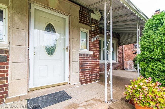 Building Photo - 7527 Hartwell St