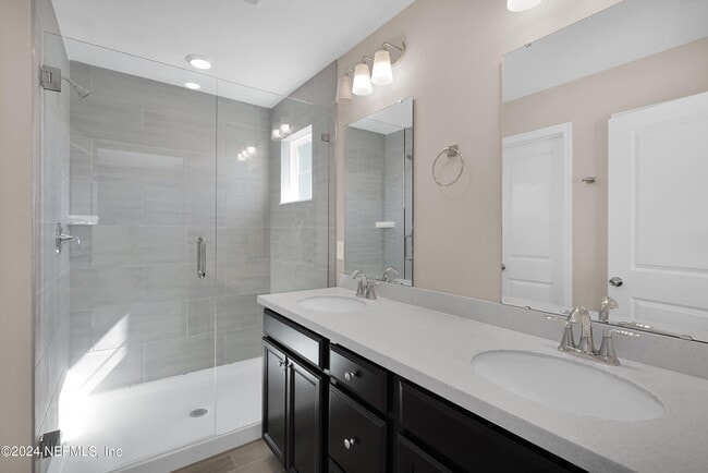 Building Photo - 12811 Josslyn Ln