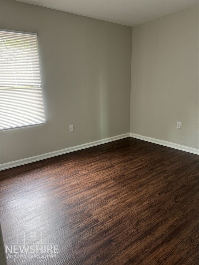 Building Photo - 2 Bedroom Apartments - Discover Hampton Ave Apartments in Greenville, SC!