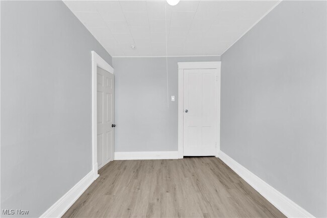 Building Photo - 11702 Brookfield Ave