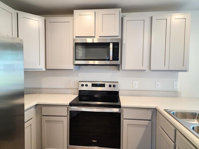 Building Photo - 1015 Course Ln