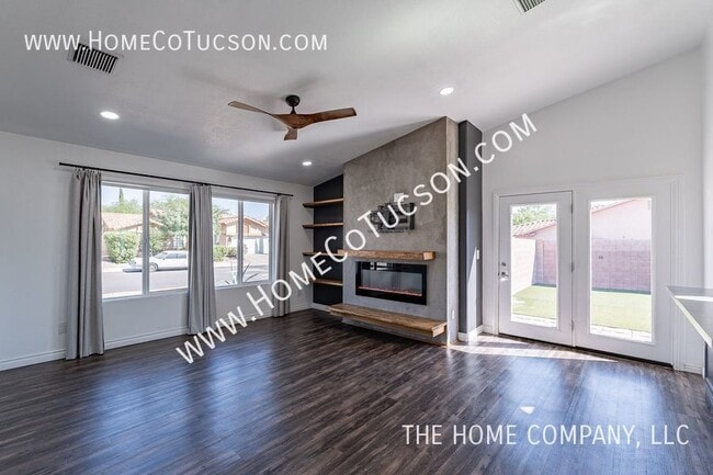 Building Photo - 2581 W Camino De La Joya