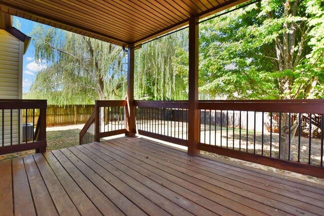 Building Photo - Pet Friendly Four Bedroom!