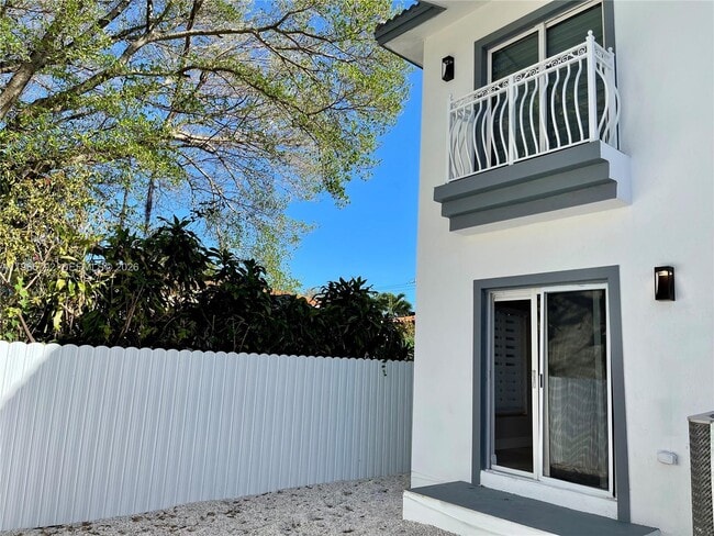 Building Photo - 3191 Ohio St