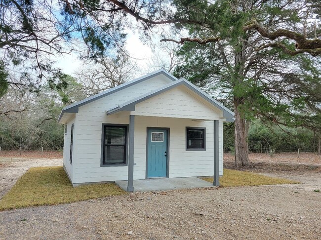 Primary Photo - 8601 Oakridge Dr