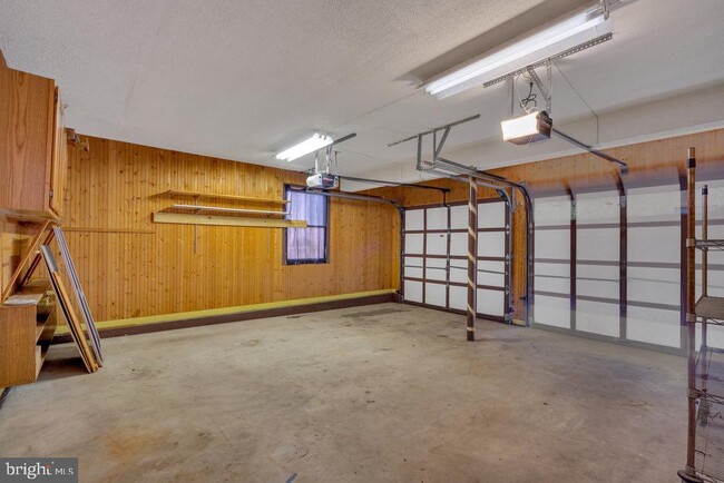 Building Photo - 15 Teddington Way
