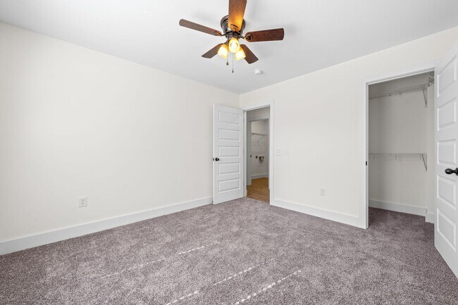 Building Photo - Pet Friendly Four Bedroom with Basement!