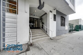Building Photo - 1420 Flower St