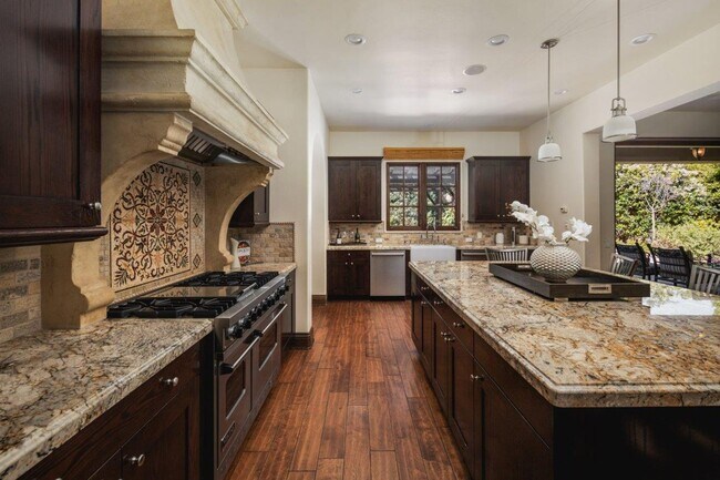 Building Photo - The Bluff's Coastal Living 3 bdrm Luxury Home