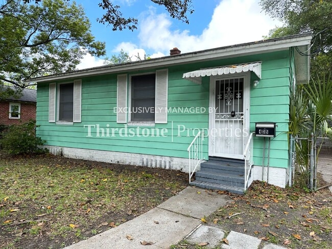 Building Photo - 435 Springfield Ct N