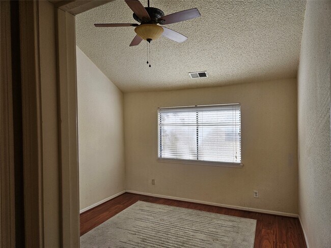 Building Photo - 2425 Holly Hall St