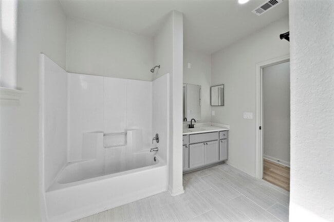 Building Photo - 4415 Castor St