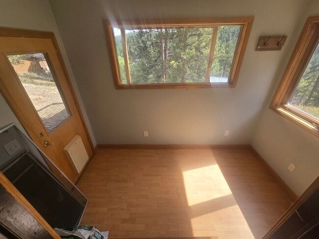 Building Photo - 229 Crestwood Ct