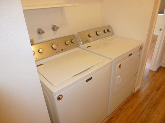 Building Photo - Four Bedroom, Two Bath, Two Car Garage Rem...