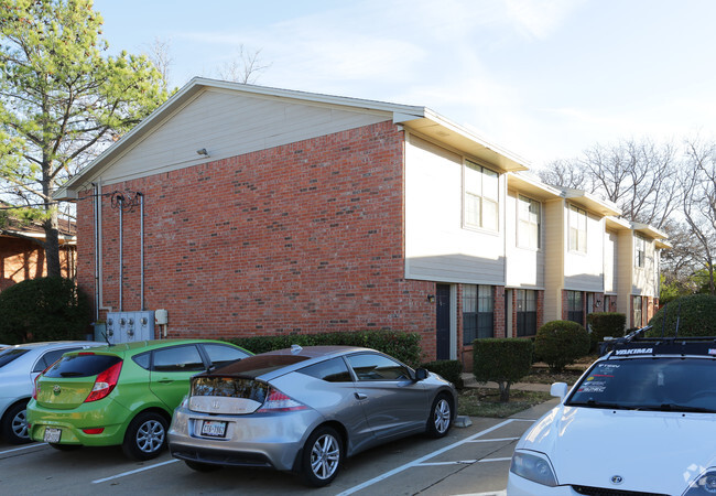 Building Photo - Sleepy Hollow Apartments