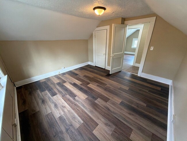 Building Photo - Two bedroom home on Weirton Heights