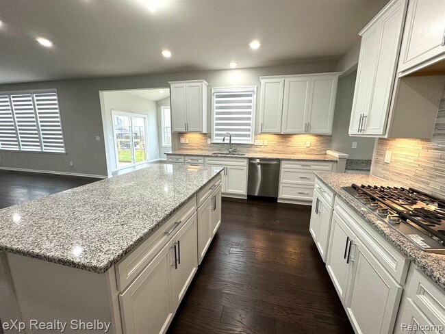 Building Photo - 49477 Hummel Dr